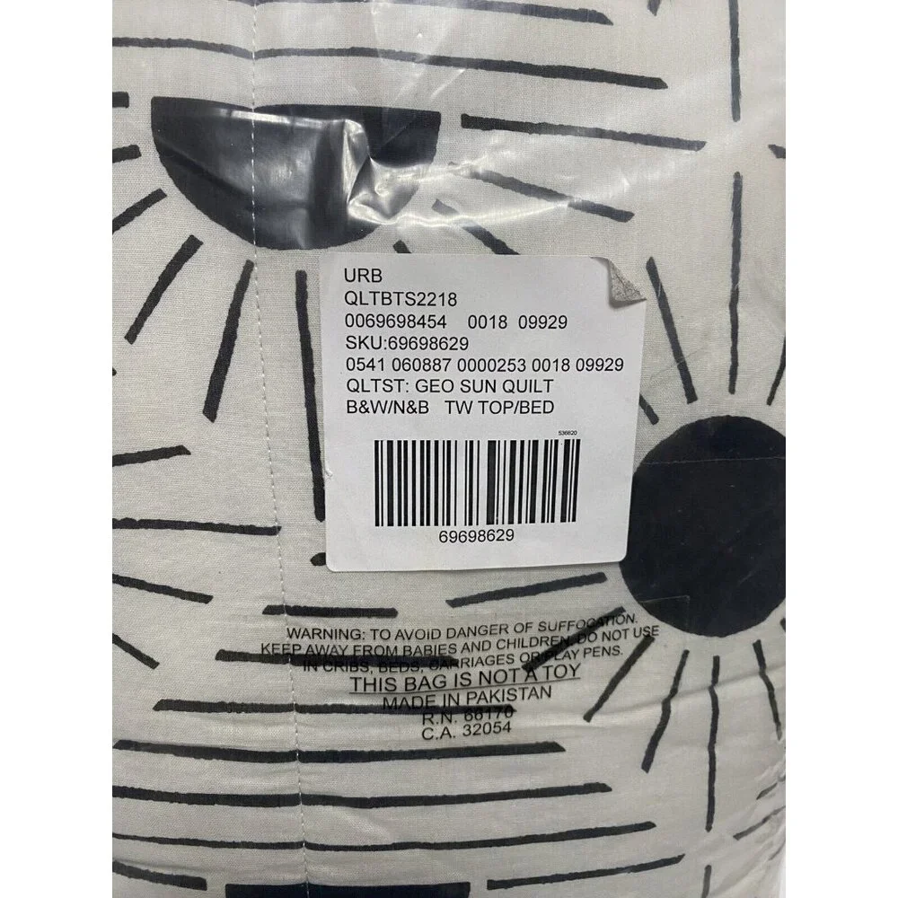 Urban Outfitters Geo Sun Quilt Set Twin XL Boho White Black Comforter NWT